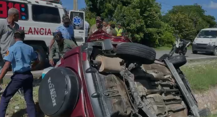 Dos personas resultan lesionadas en accidente de tránsito en Monte Plata
